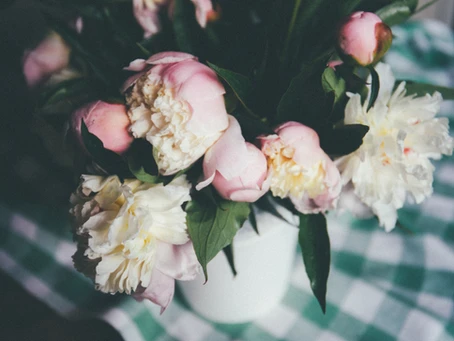 COMMENT GARDER LES FLEURS COUPÉES FRAÎCHE, même après la Fête des Mères