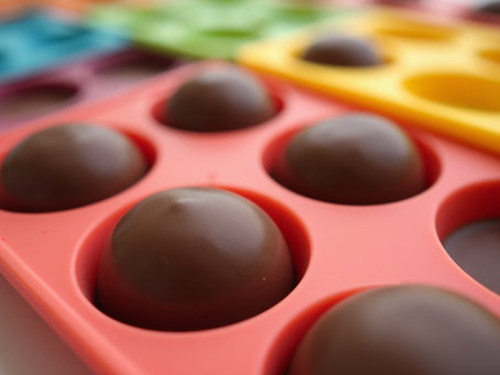 Crafting Homemade Chocolate Gifts: A Guide