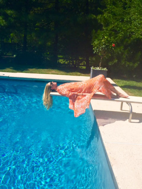 caftan on pool