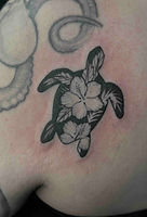 Finlinel turtle honu tattoo by Huevo at Tattoolicious Waikiki