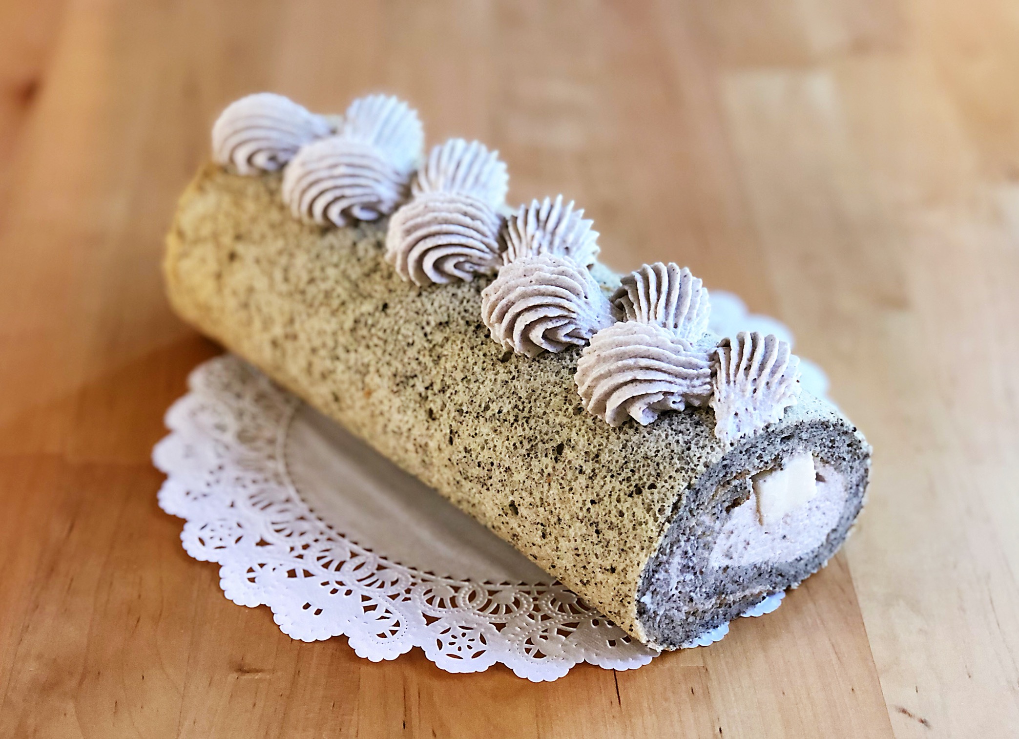 Sesame Soufflé Cake Roll