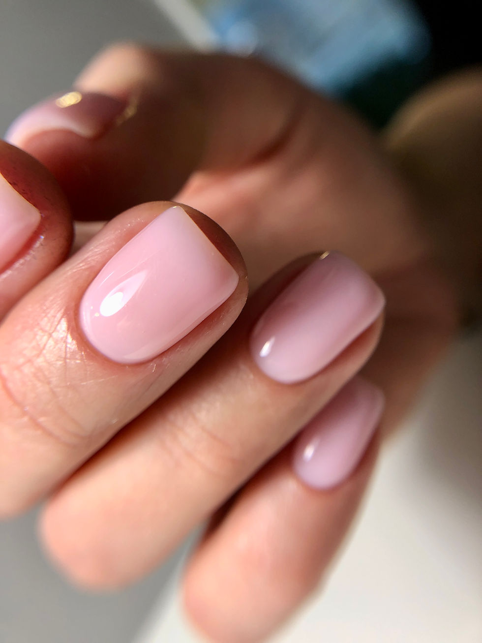 Manucure au GEL ou à l’Acrygel avec Vernis semi-permanent