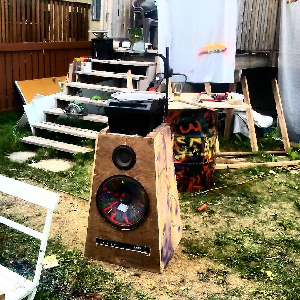8. Monolith Projector