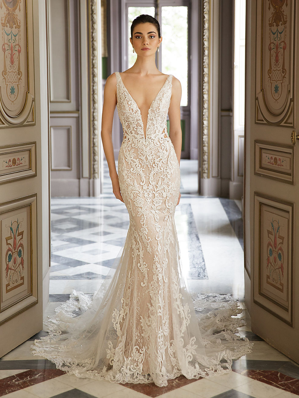 Front of Aaliyah by Elysee