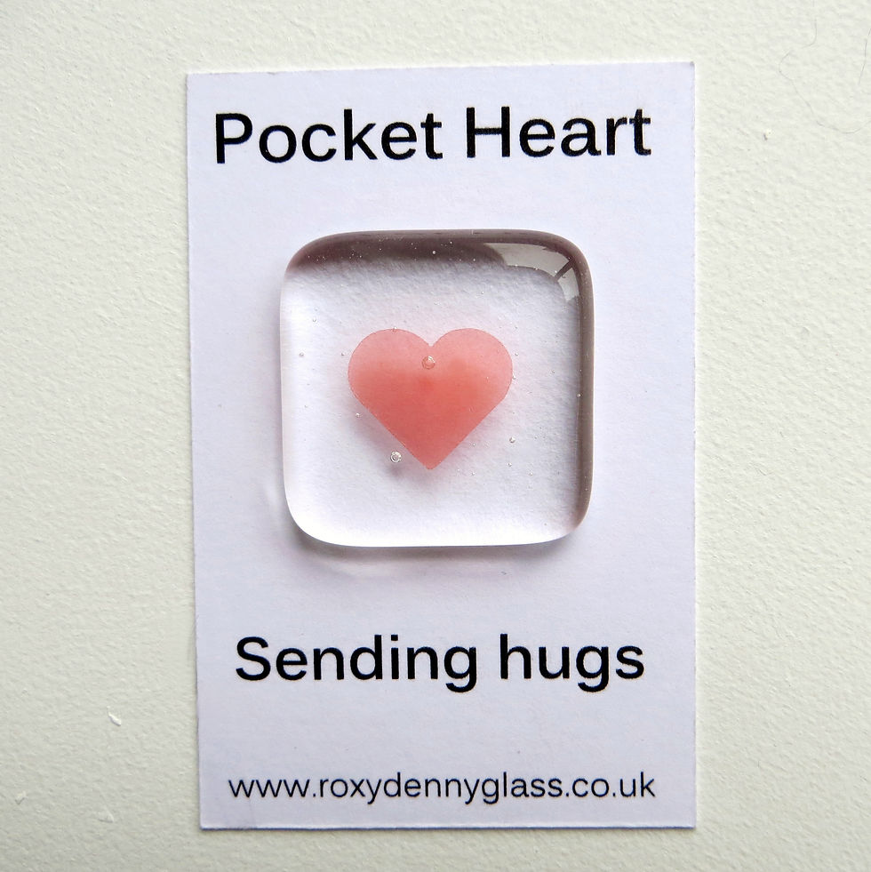 Thumbnail: Pink fused glass pocket heart hug