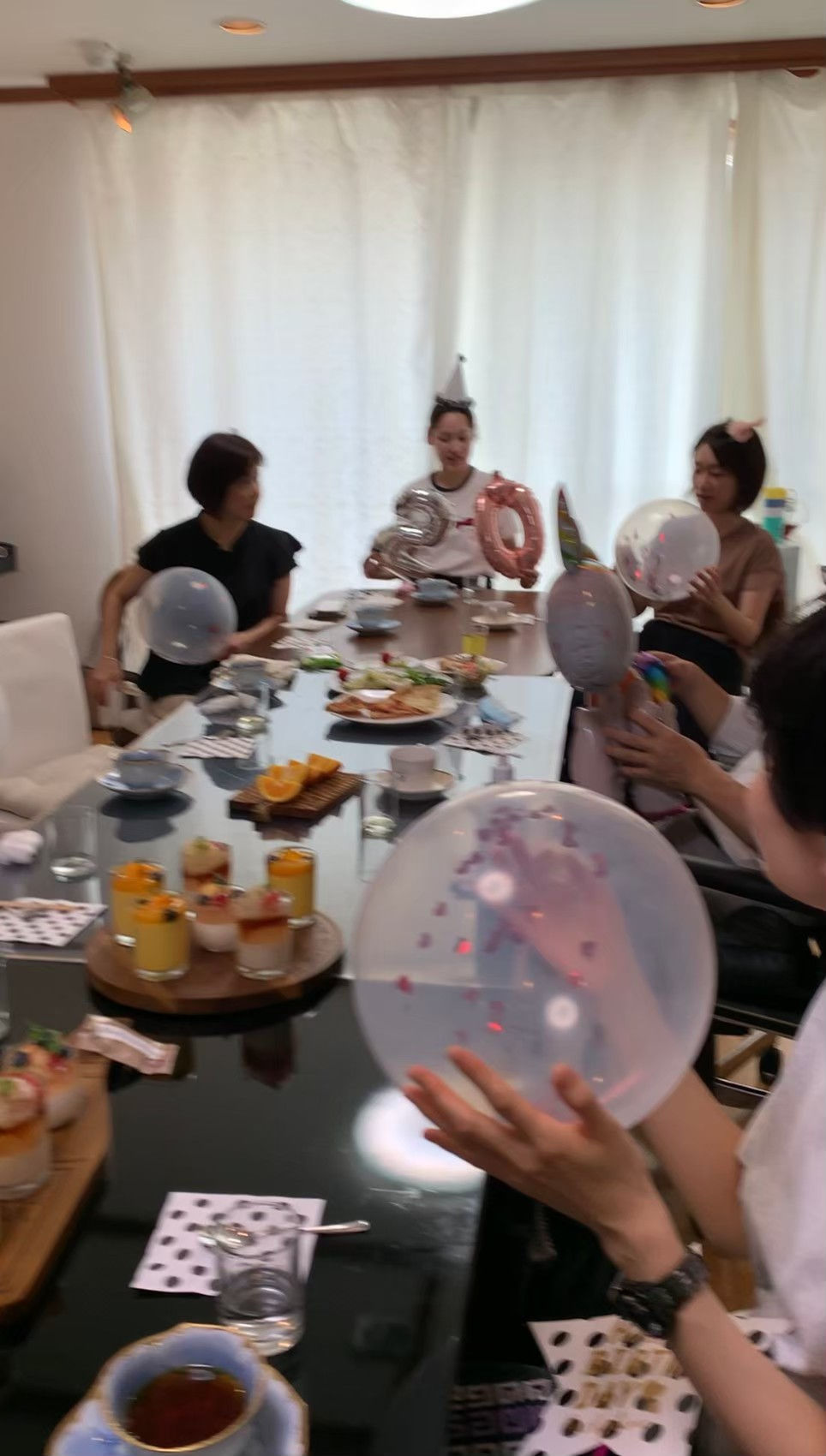 LINE_ALBUM_220609_1