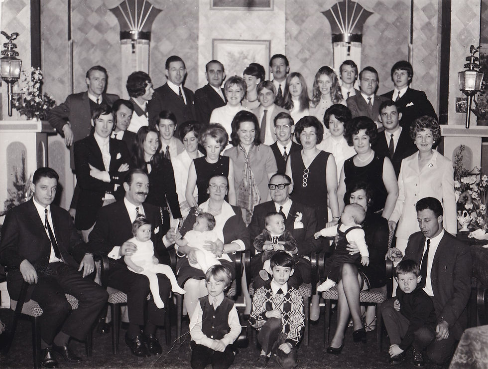 Familie Polderman met aanhang ca. 1971.