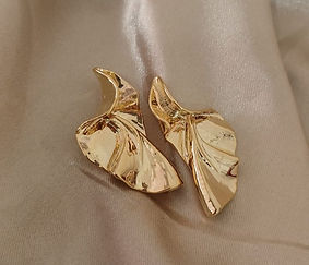 PHOTO-2025-04-19-19-07-31 3_edited.jpg