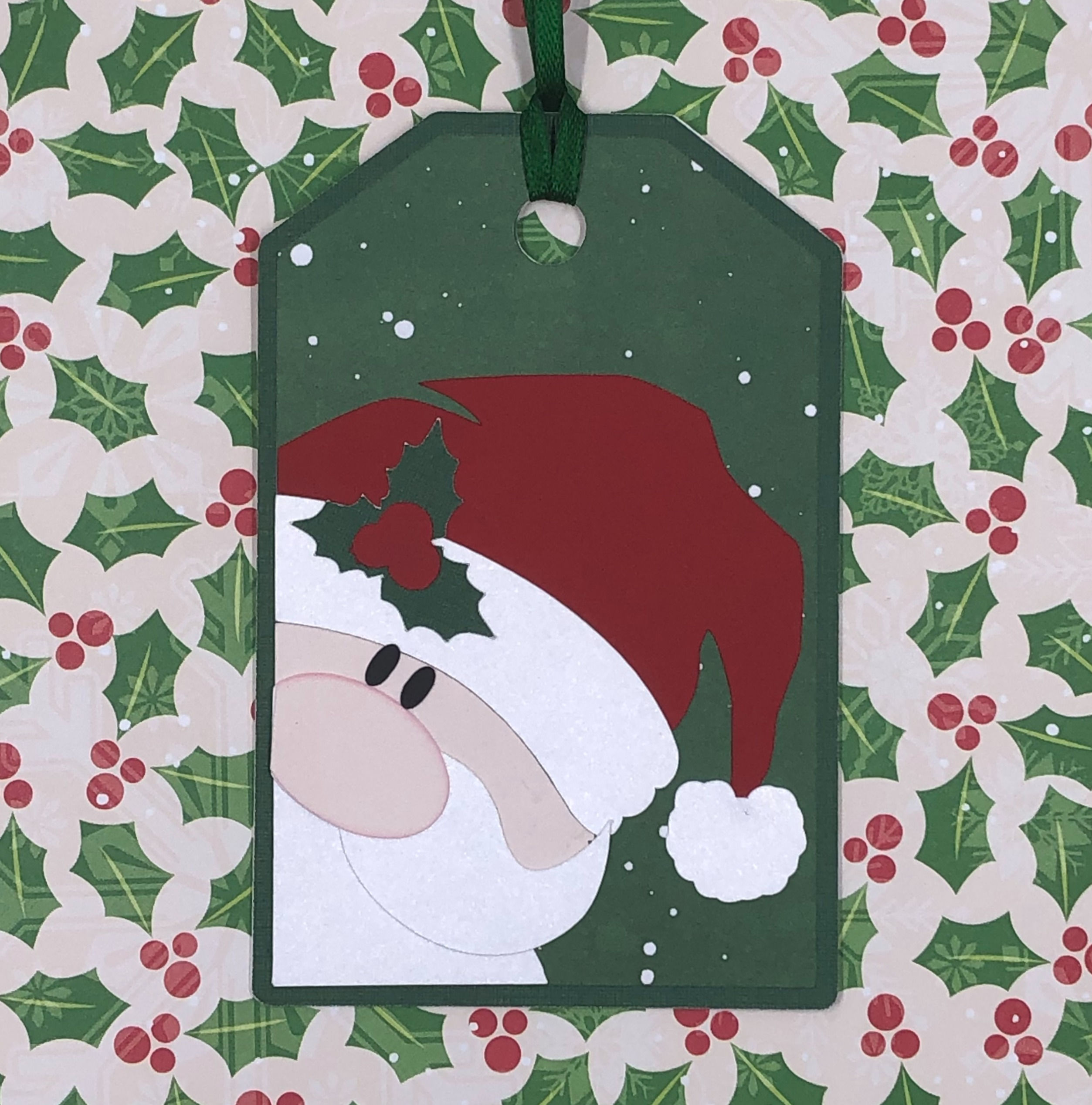 Peeking Santa Gift Tag