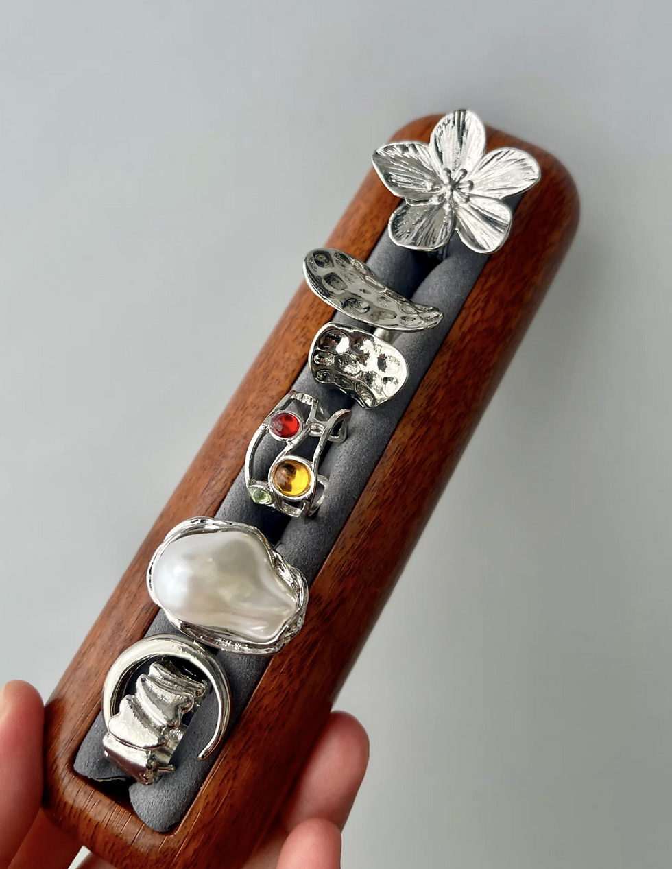 Thumbnail: Vintage 6-Piece Ring Set – Gold or Silver Finish | Open Band Design