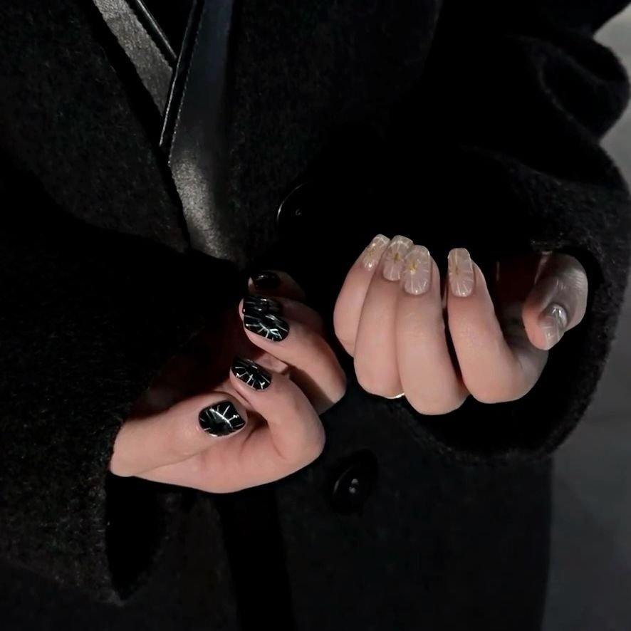 Thumbnail: AB Style Two-Tone Cross Gilt Short Square Press-On Nails | Press-On Nails