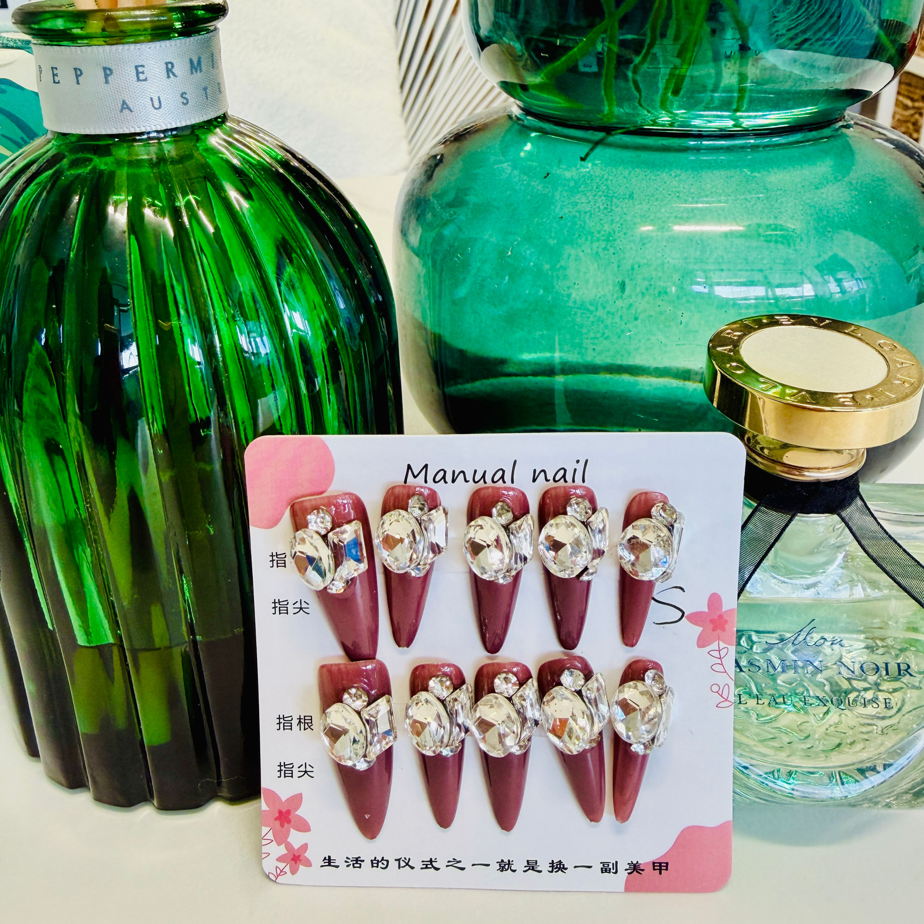 （S）Elegant  Almond Press-On Nails with Crystals