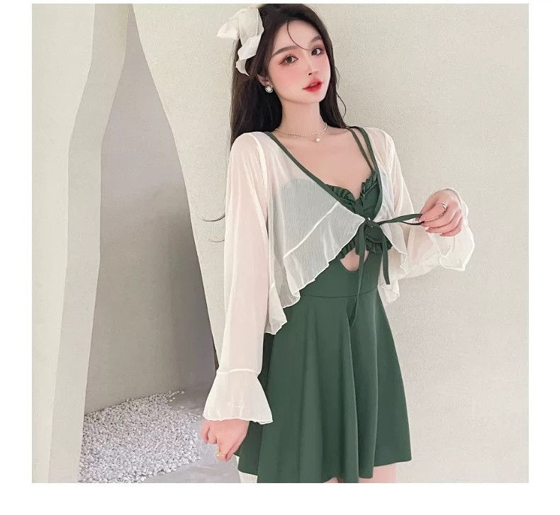 縮圖：Dark Green Classic Elegance Swimwear With Cover-Up