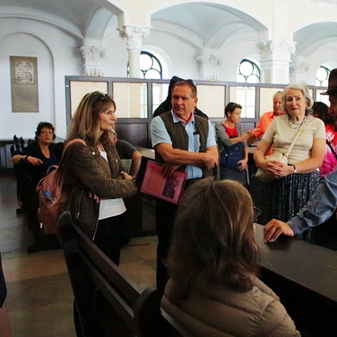 Inside the Nozyk synagogue