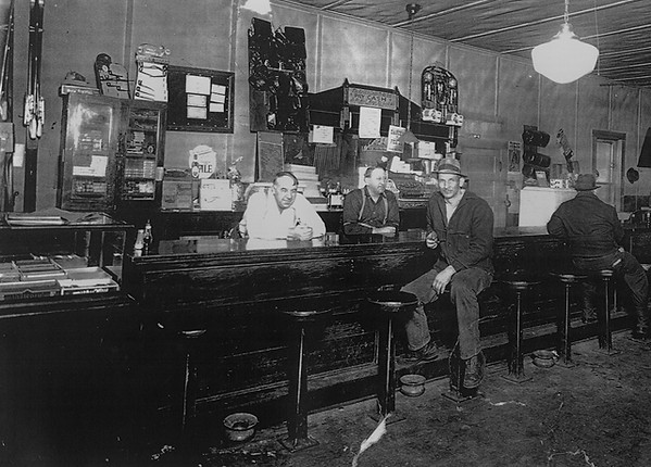 Bar_3 Fingered Jacks Saloon