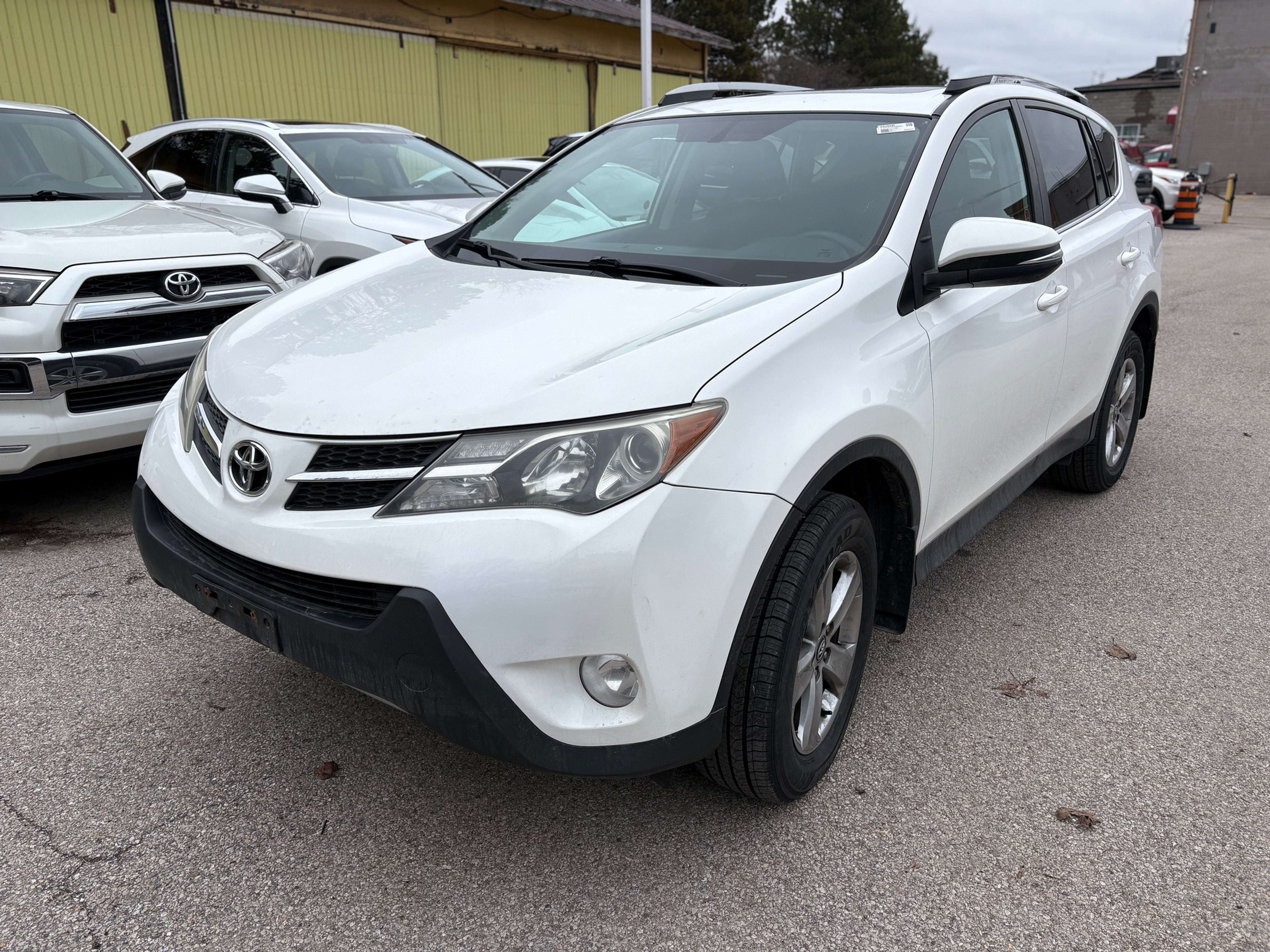 2015 TOYOTA RAV4 XLE,4 NEWTIRES,SUNROOF,ALLOYS,CERTIFIED,3 YEARS WARRANTY INCLUD