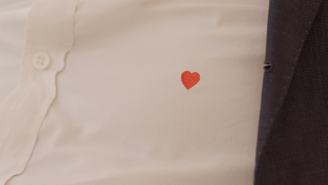 cuore sulla camicia
