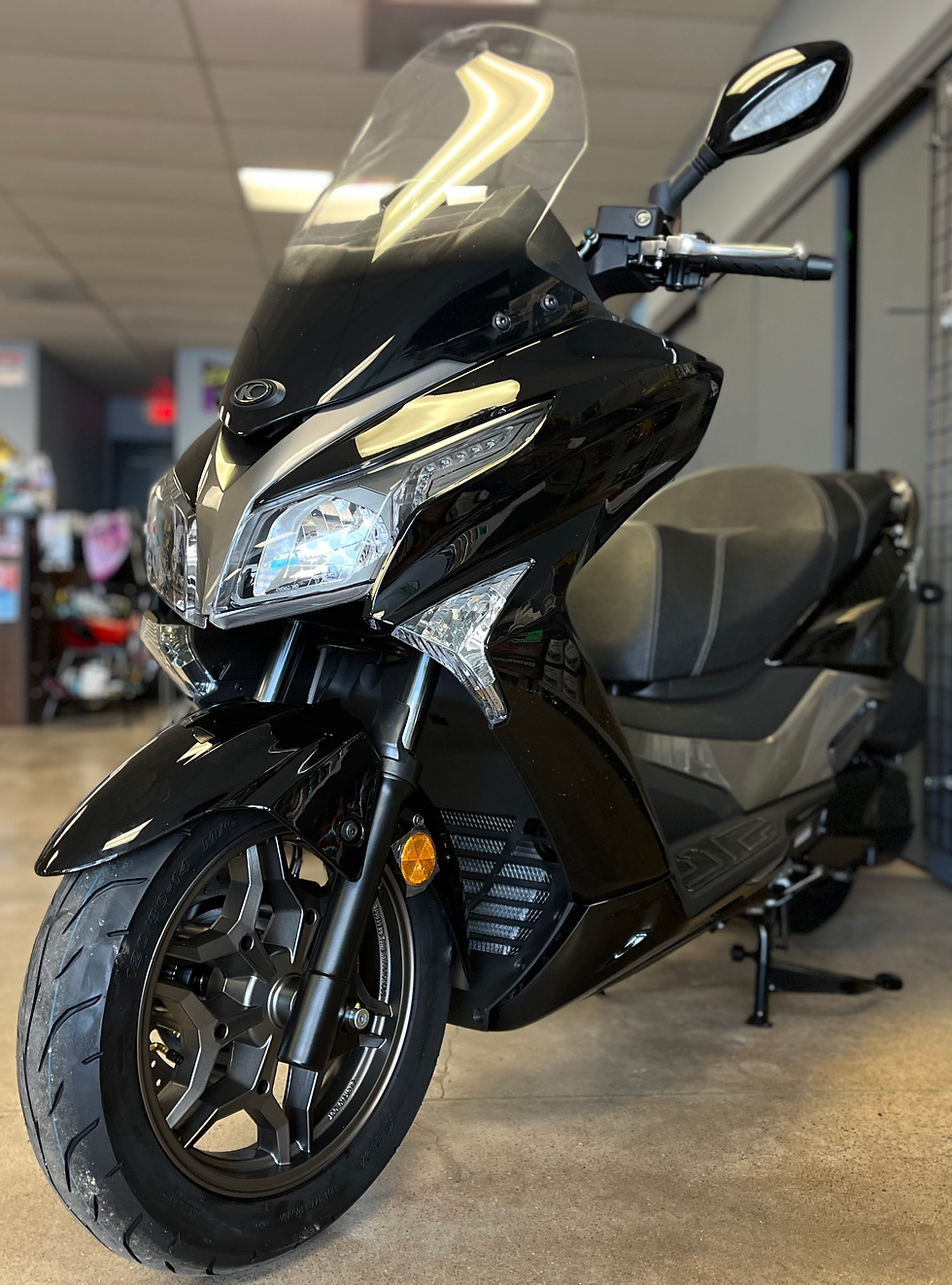 Thumbnail: 2023 Kymco X-Town 300i ABS