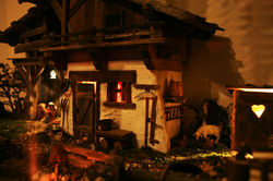 Krippe aus Altholz