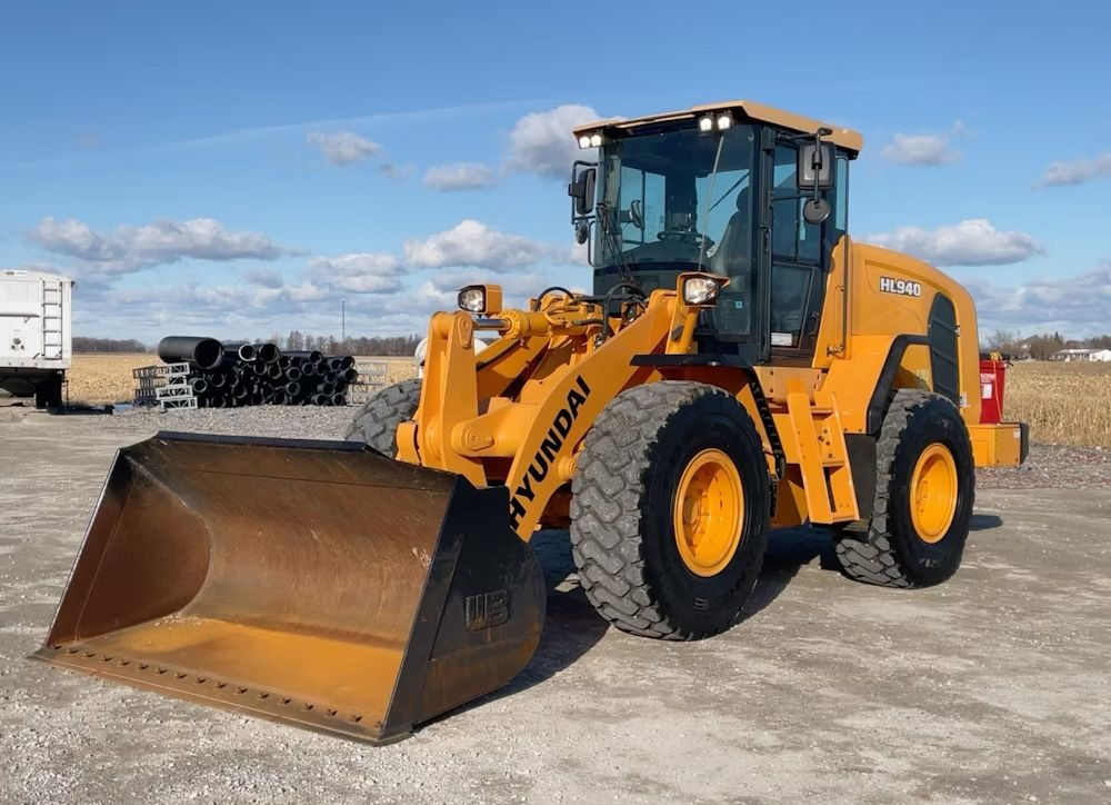 2017 Hyundai HL 940 Articulated Wheel Loader Tractor Cab A/C Bucket