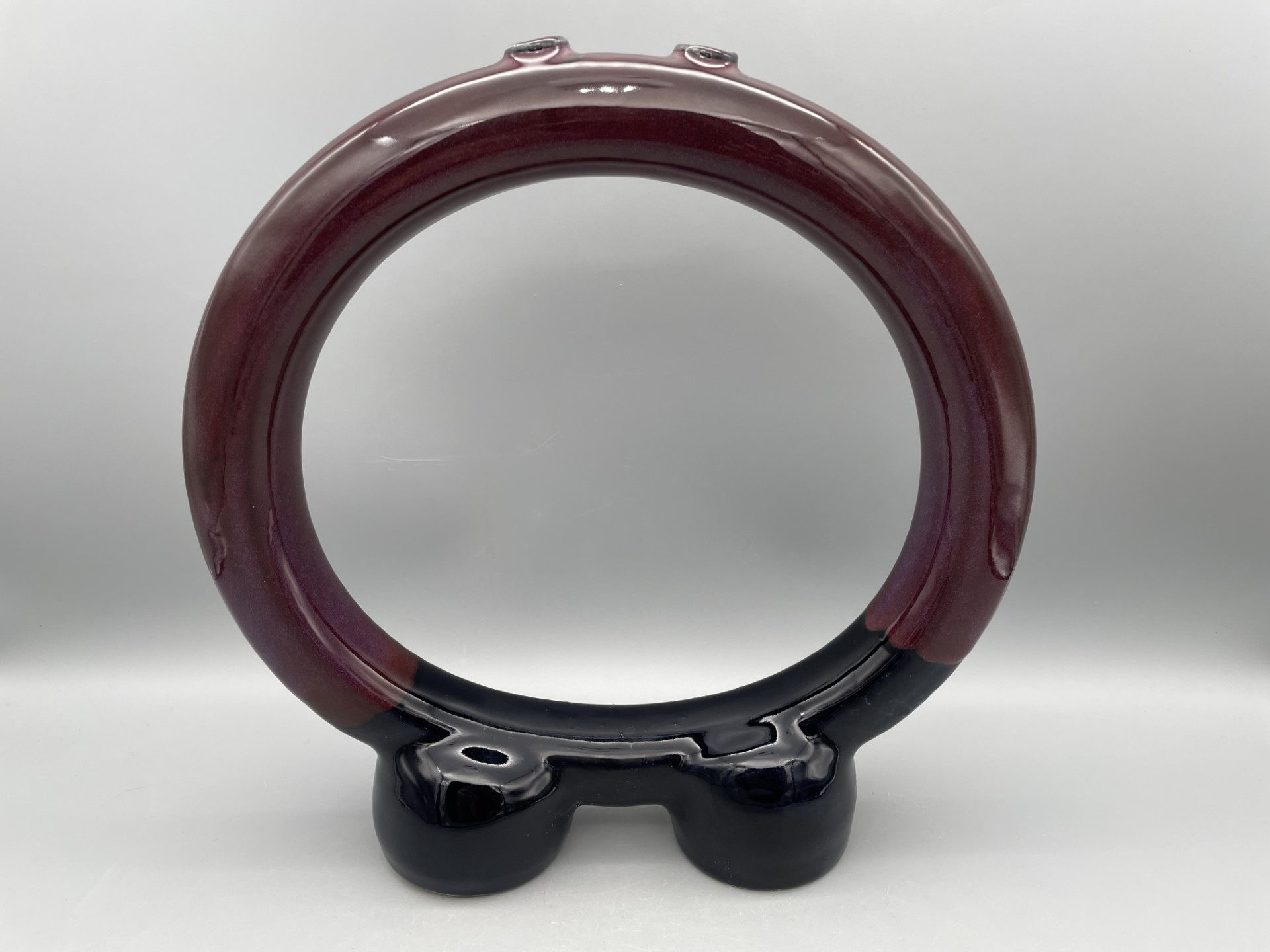 Obsidian Merlot Wildflower Donut Vase