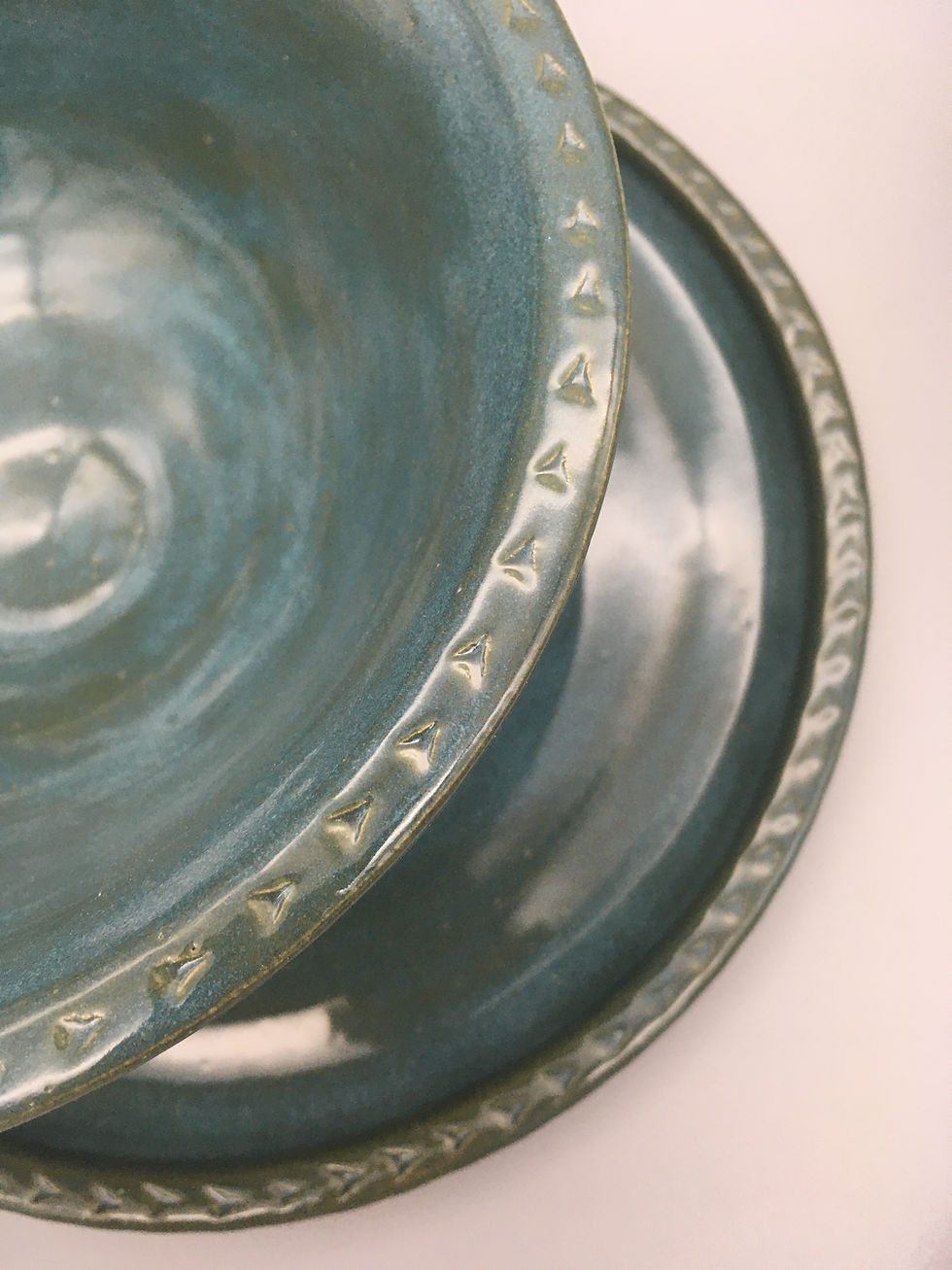 Thumbnail: Tourmaline Arrow Dinner Set