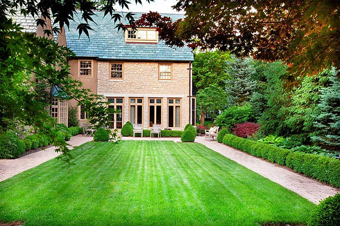 lush-green-lawn.jpeg