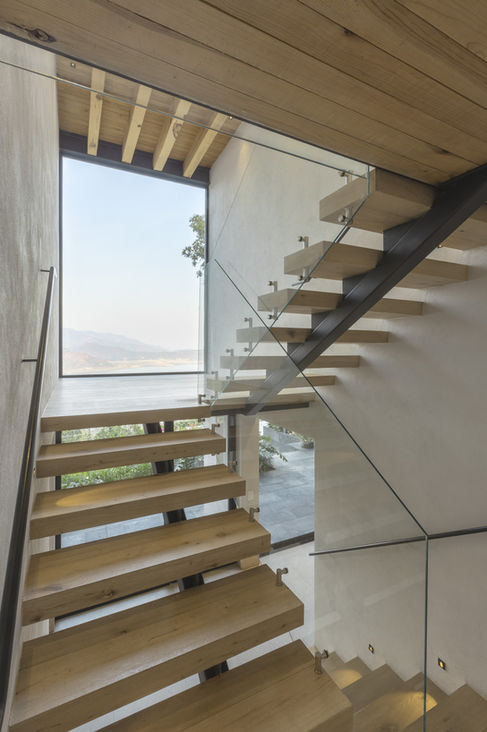27_Valle_Stair1_V_HiR.jpg