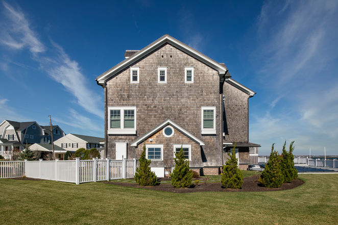 19005 Shore House E02.jpg