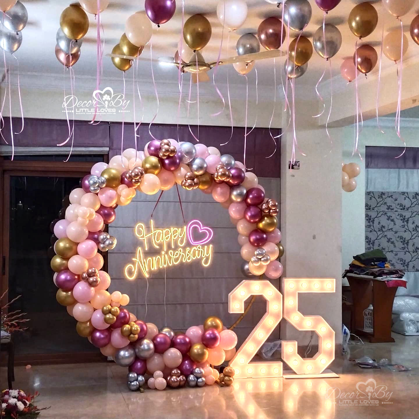Anniversary decorations with balloons,
