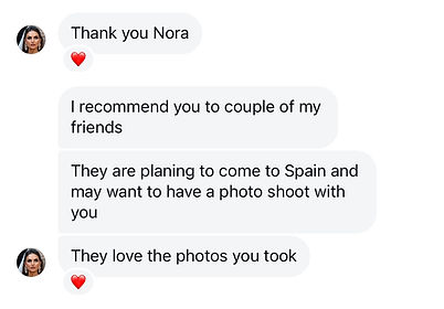 Client review after a photoshoot in Barcelona with a lifestyle photographer