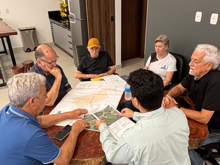 reunião com empresários e corretores sobre planejamento urbano