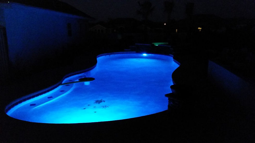 Contemporary Swimming Pool - El Paso