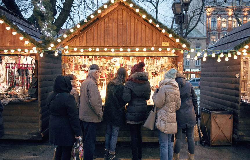 "Why You Should Experience the Magic of European Christmas Markets"
