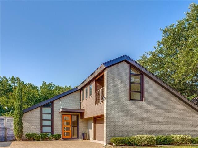 unique shed style home with vaulted ceilings