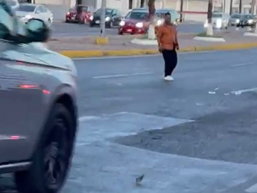 Causa revuelo en Monclova “lluvia de billetes”