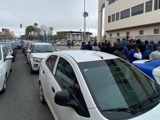 Realizan plantón InDrivers, piden los dejen trabajar