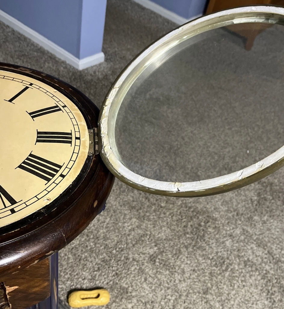 Thumbnail: Antique Round Wall Clock