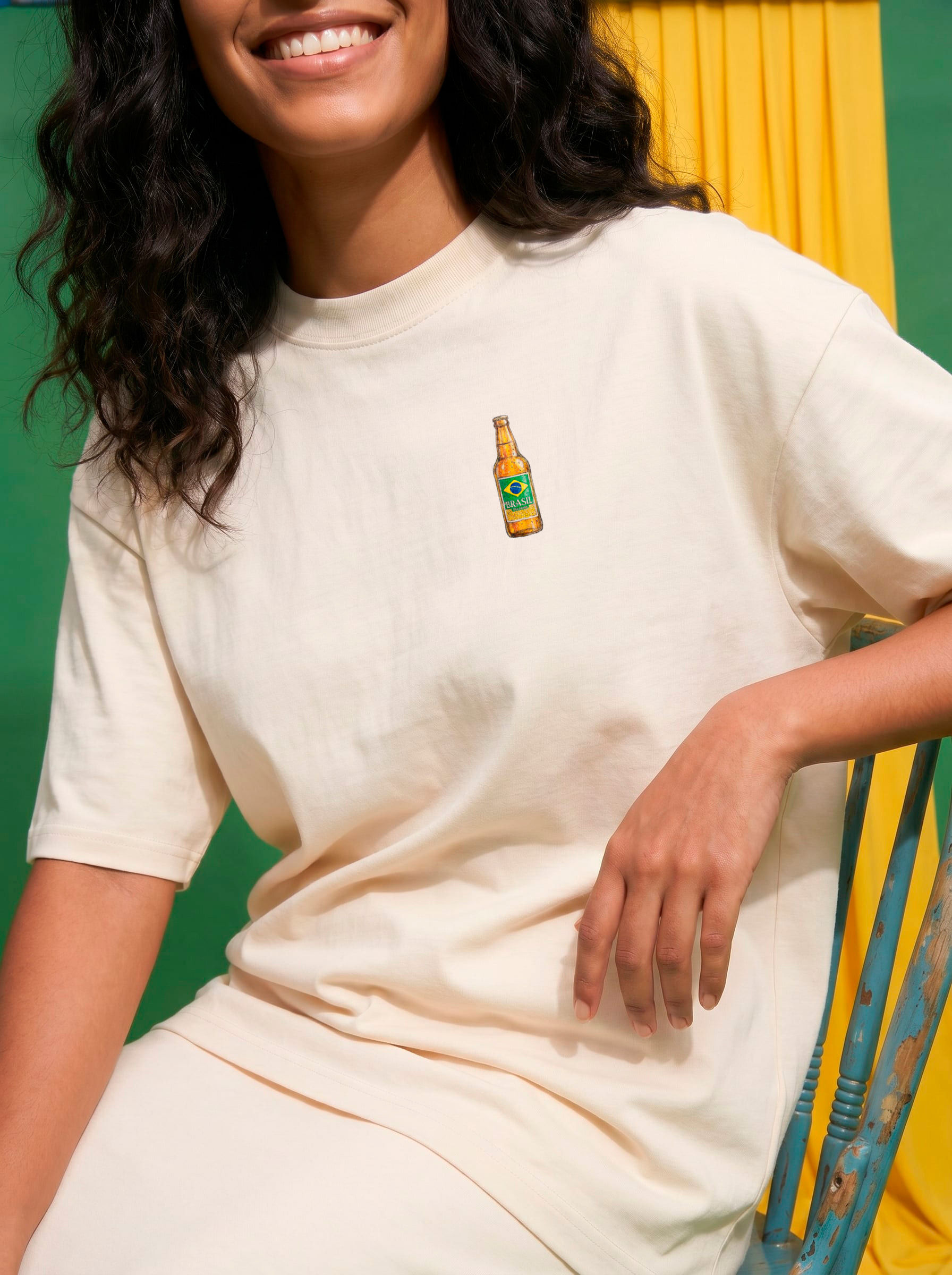 Camiseta Oversized Off White Cerveja de Garrafa