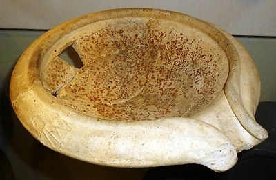 nene-valley-pottery-mortarium.jpg
