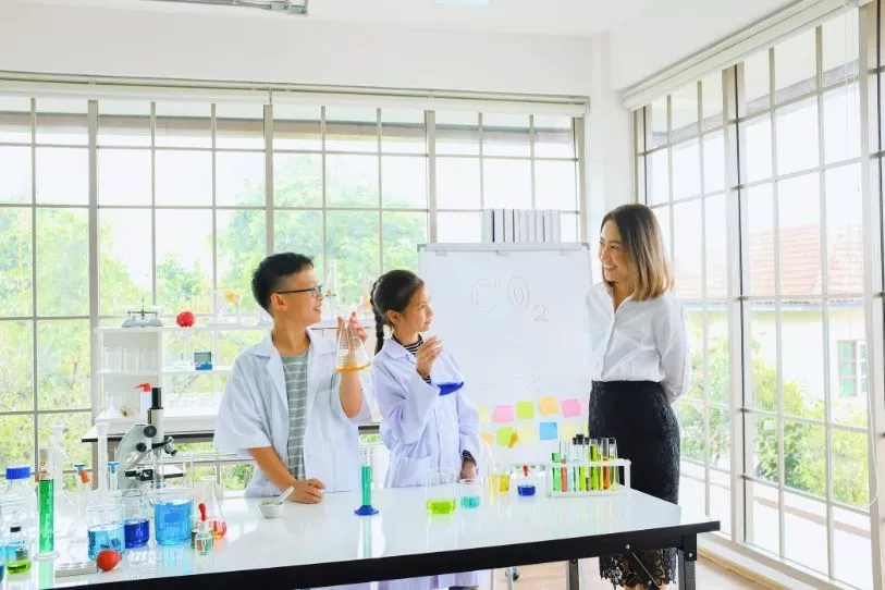 23ffc1dbe19d11a599ffd0c7057f7561.effective-chemistry-tuition-in-singapore.jpg.webp