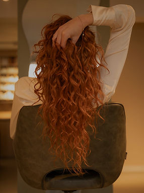 Bonita Cabello Banner voor Masterclass met rode krullen