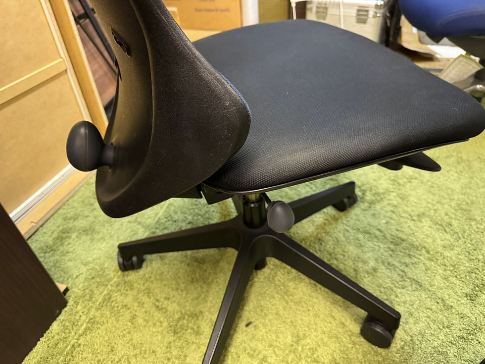 サムネイル： (4110W2)*ITOKI イトーキ JOIFA 602 KZ-520GB-T1T1N2 肘無ローバックチェア オフィスチェア - OFFICE CHAIR