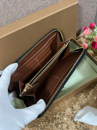 149PA)* ユニセックス Burberry ブランドロゴ長財布 ☆ 送料関税込 