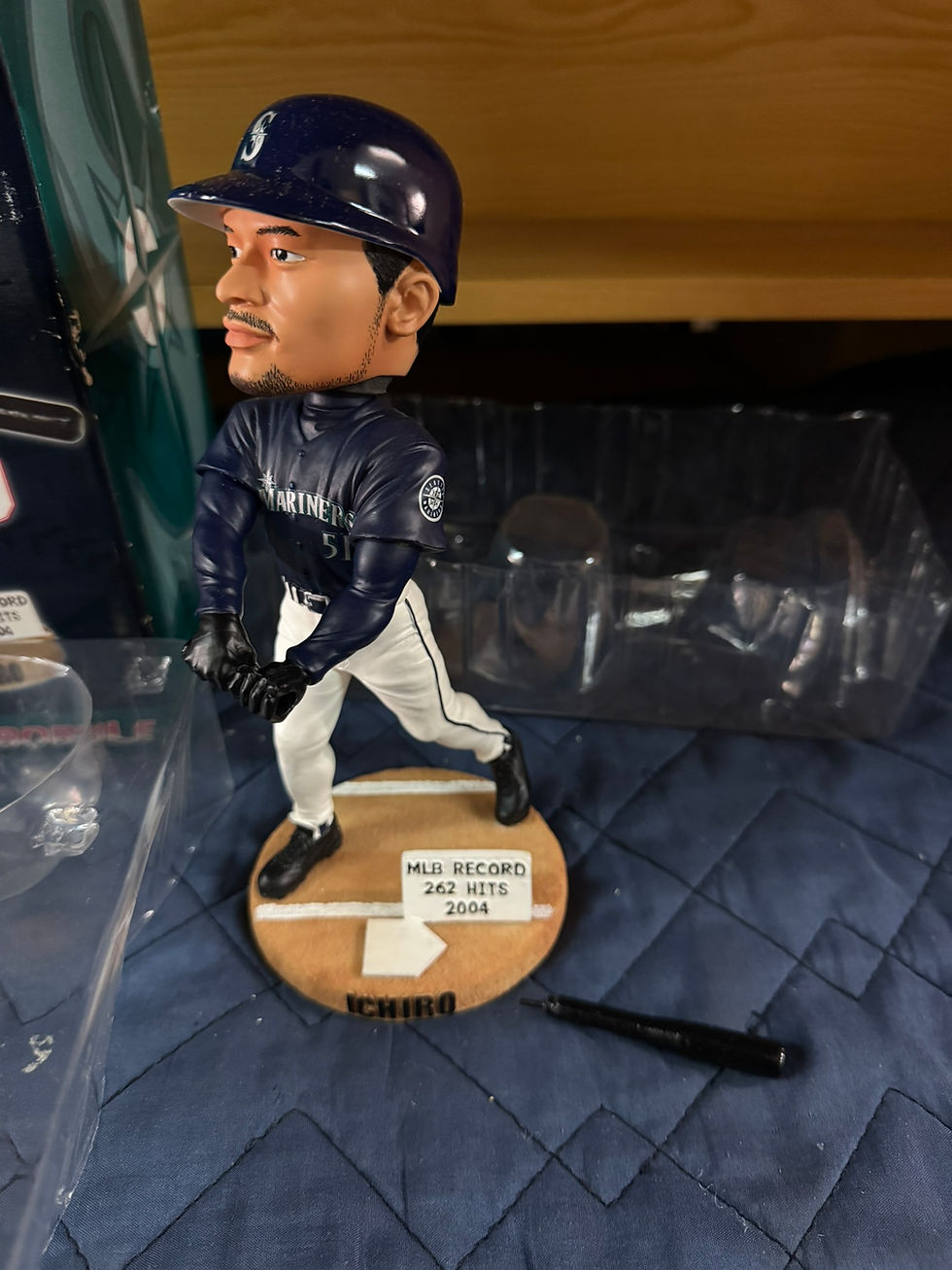 Miniatura: (4336W3)*イチロー プレイヤーボブル MLB RECORD 262 HITS - Ichiro Player Bobble MLB Record 262