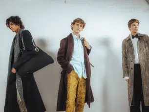 Pantalones diminutos y vidas aceleradas: La nueva silueta masculina para 2027
