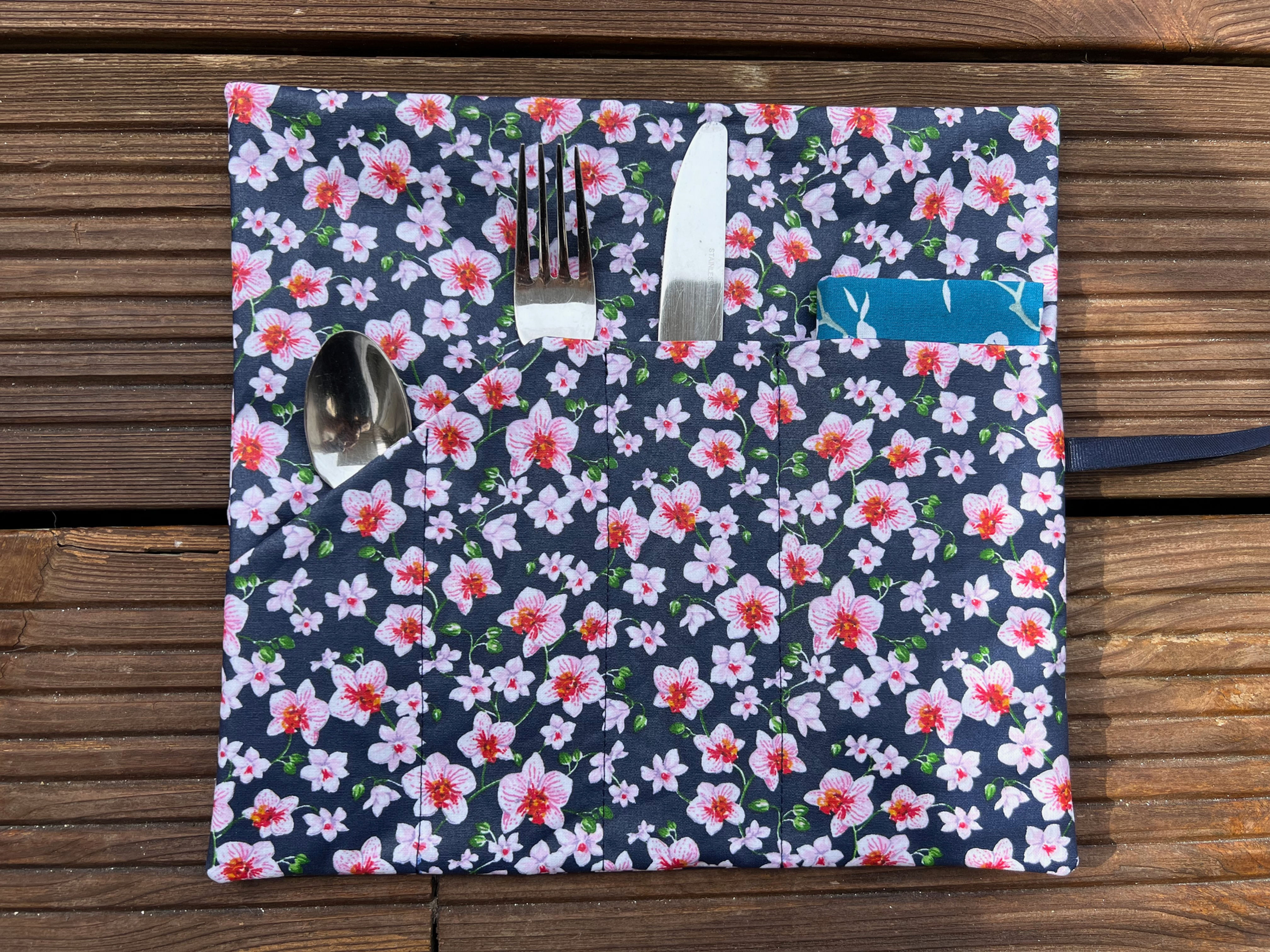 Pochette range couverts / Etui à couverts en coton enduit orchidée (à l'unité)