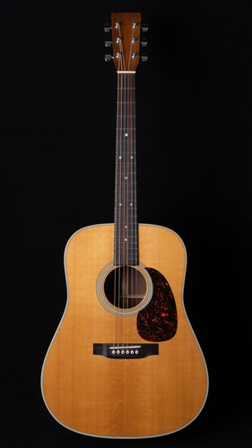 Martin D-28 2004〜2005年製【新品ギグケース付】 Martin D-28 2004 2005 With Gig Case Safe delivery from Japan