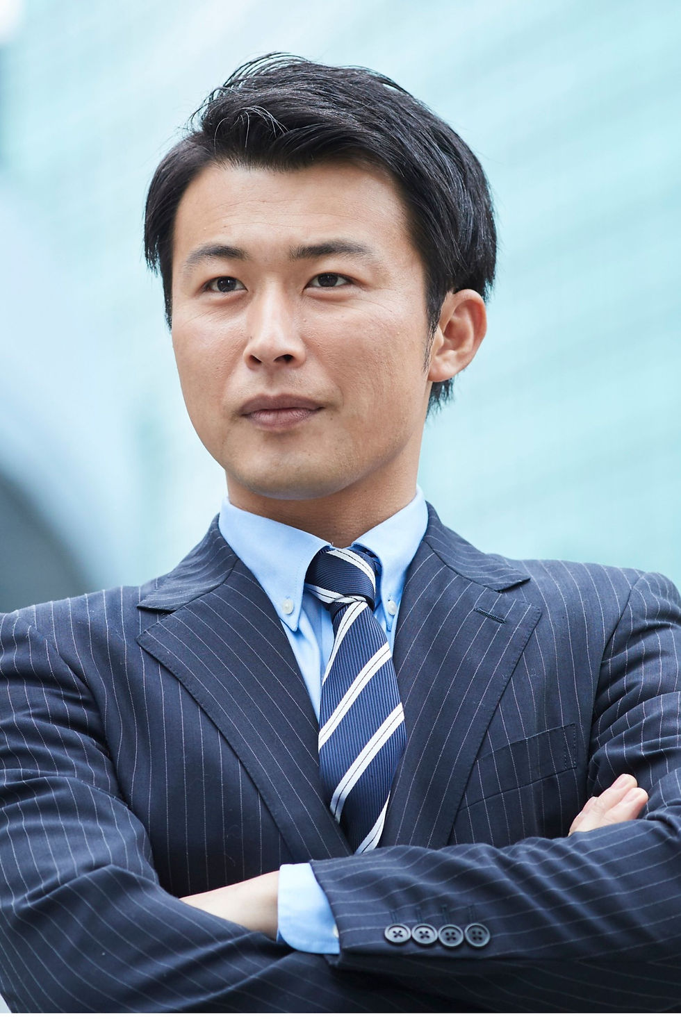 スーツを着ている男性