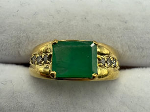 エメラルドリング 18金 ゴールド デザインリング 指輪